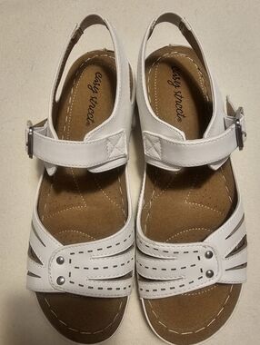 easy street Very COMFY White Womens Slingback Sandals with Buckle Strap SIZE 9